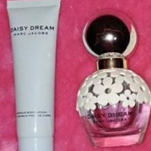 Marc Jacobs "Daisy" perfume and matching hand cream